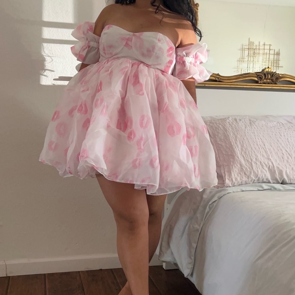 Selkie Pink Kiss on on the lips runway puff no train Off-Shoulder Mini Dress L